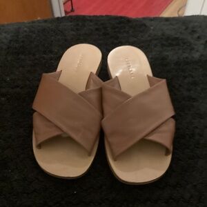 EVERLANE SLIP ON SZ 7